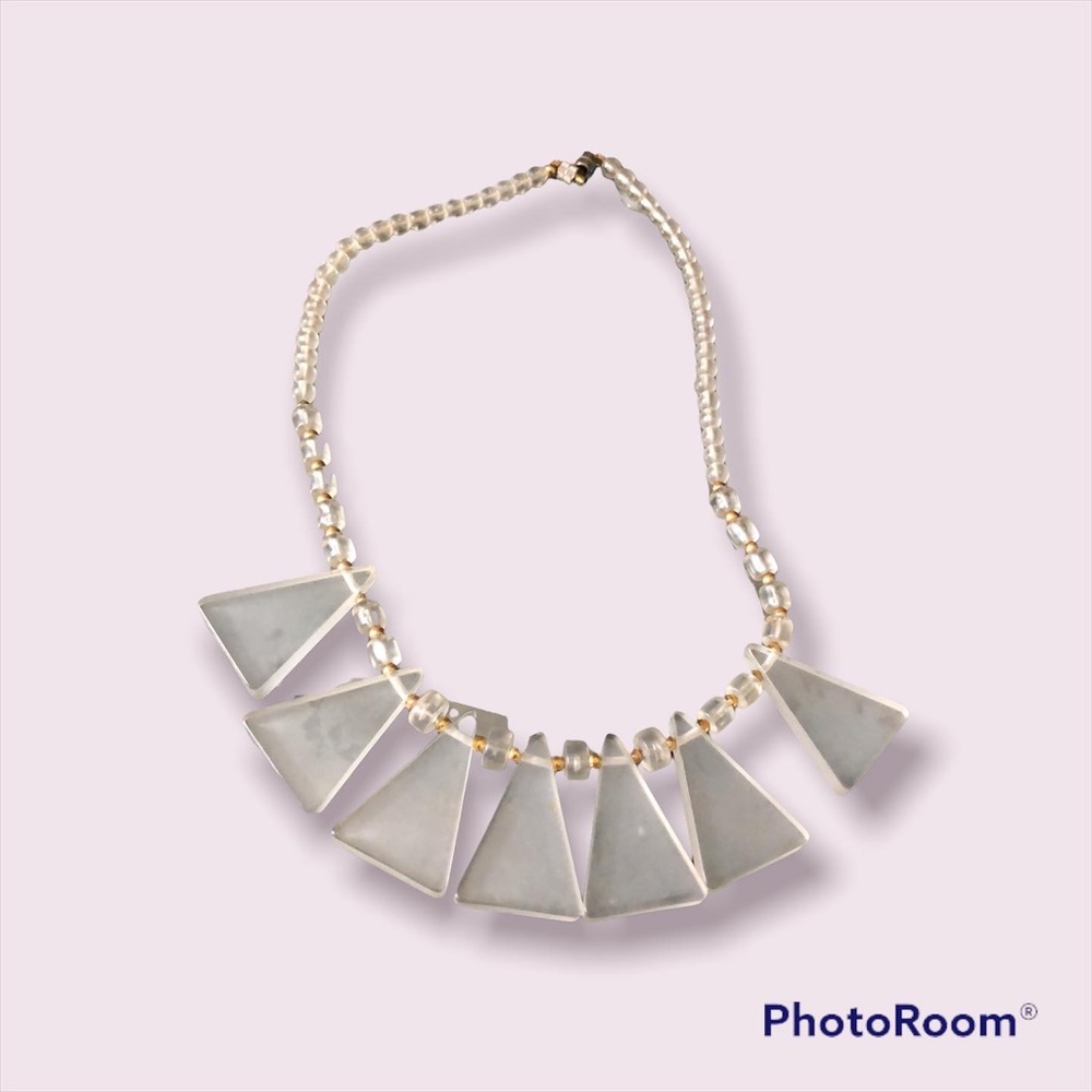 🌼Vintage Quality 80s necklace in triangular shaped beading in translucent clear